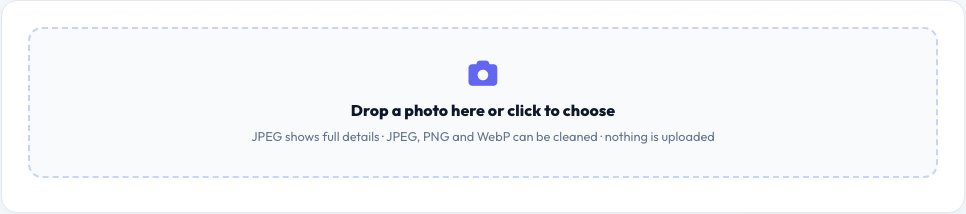 Screenshot of the free EXIF Viewer & Photo Metadata Remover tool on AZRS QuickFix